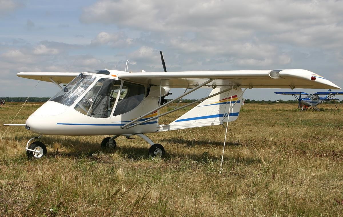 В Сумской области рухнул легкомоторный самолет: пилот погиб
