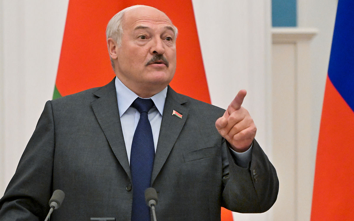 "У него наступает истерия", – генерал Романенко прокомментировал выпад Лукашенко в сторону Зеленского