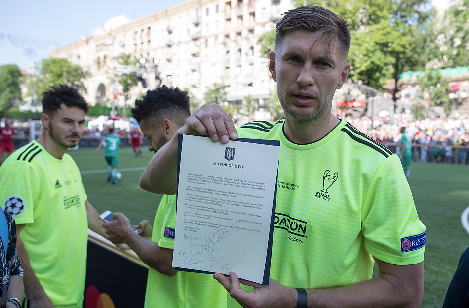 ​Шевченко, Линч, Десайи и другие звезды мирового футбола подписали требование освободить Сенцова