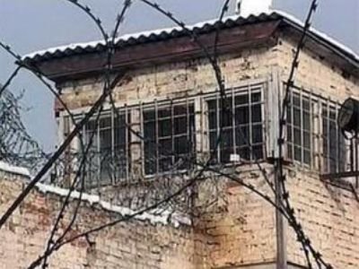 Голод в Луганской тюрьме: весь персонал колонии сбежал, оставив заключенных 