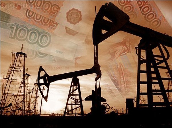 Падение цен на нефть неминуемо тянет вниз российский рубль