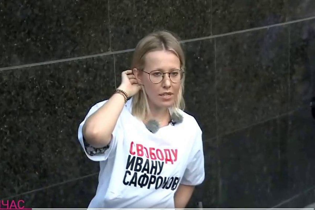 Дело Сафронова: журналисты Москвы вышли на улицы из-за ареста коллеги, десятки арестованы, включая Собчак