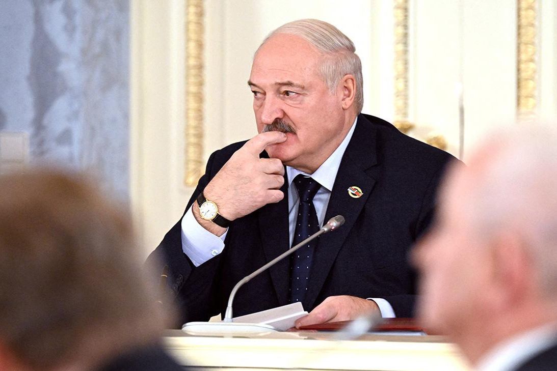 Лукашенко не уходит: диктатор Беларуси объявил, что будет участвовать в выборах