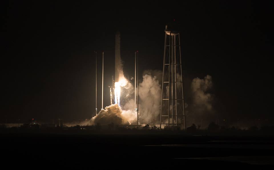 ​NASA успешно запустила к МКС ракету Antares с украинской первой ступенью: появились кадры большого события