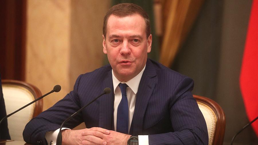 "Идет жесткая и грязная избирательная кампания", - экс-президент РФ Медведев не подбирал слова, говоря об Украине 
