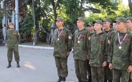 В преддверии войны: Минобороны РФ готовит школьников из "ЛНР" к боевым действиям, опубликовано видео