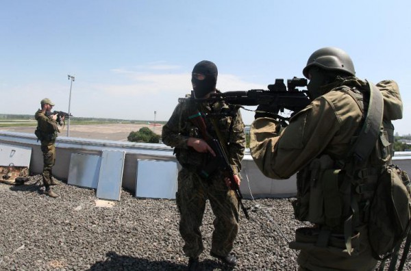 ​В Донецком аэропорту в бою погиб один военный, шестеро ранены, - волонтер