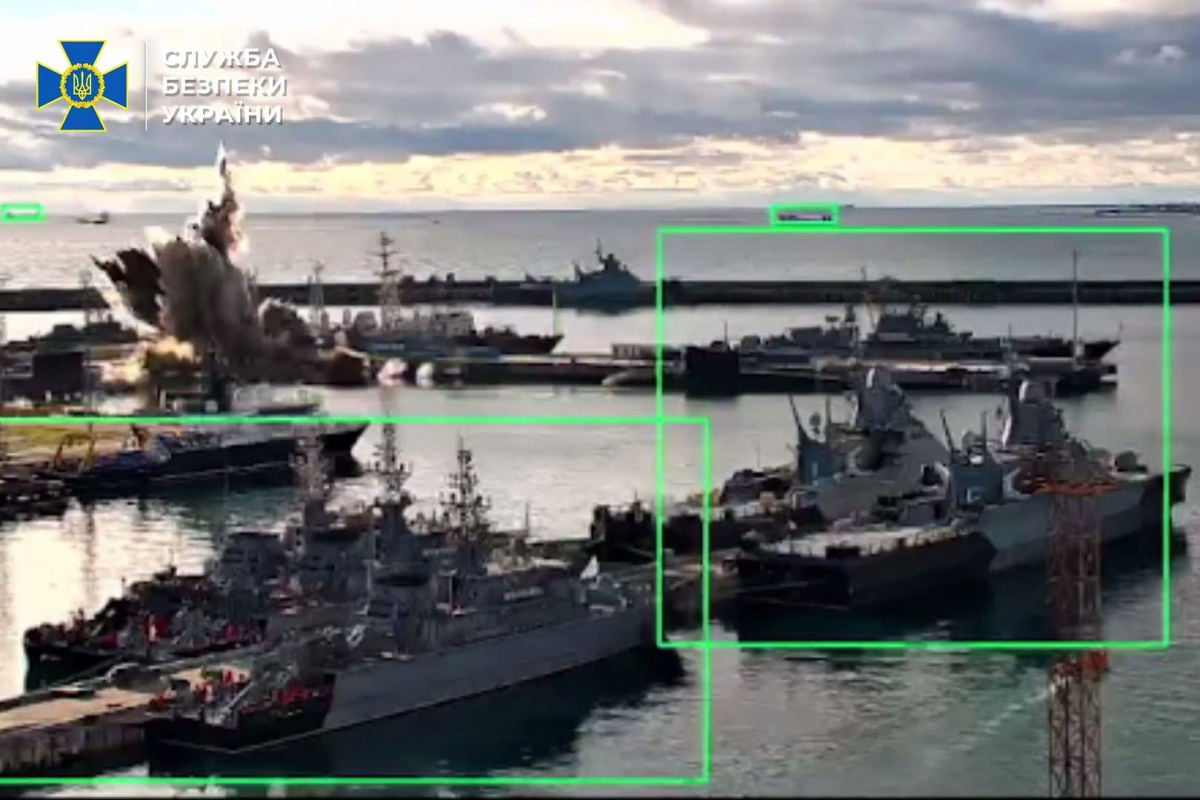 "Будем терпеть", - Z-каналы загрустили из-за исторического удара СБУ по "Варшавянке"