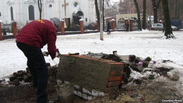 В Харькове собирают деньги на восстановление памятного знака воинам УПА