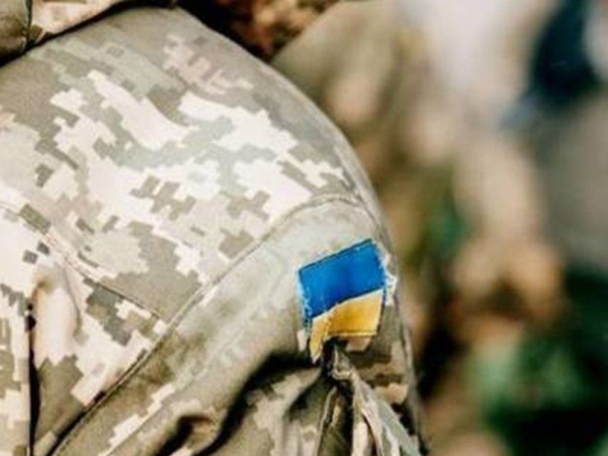 На Луганщині знайшли бездиханим солдата-контрактника на місці чергування 