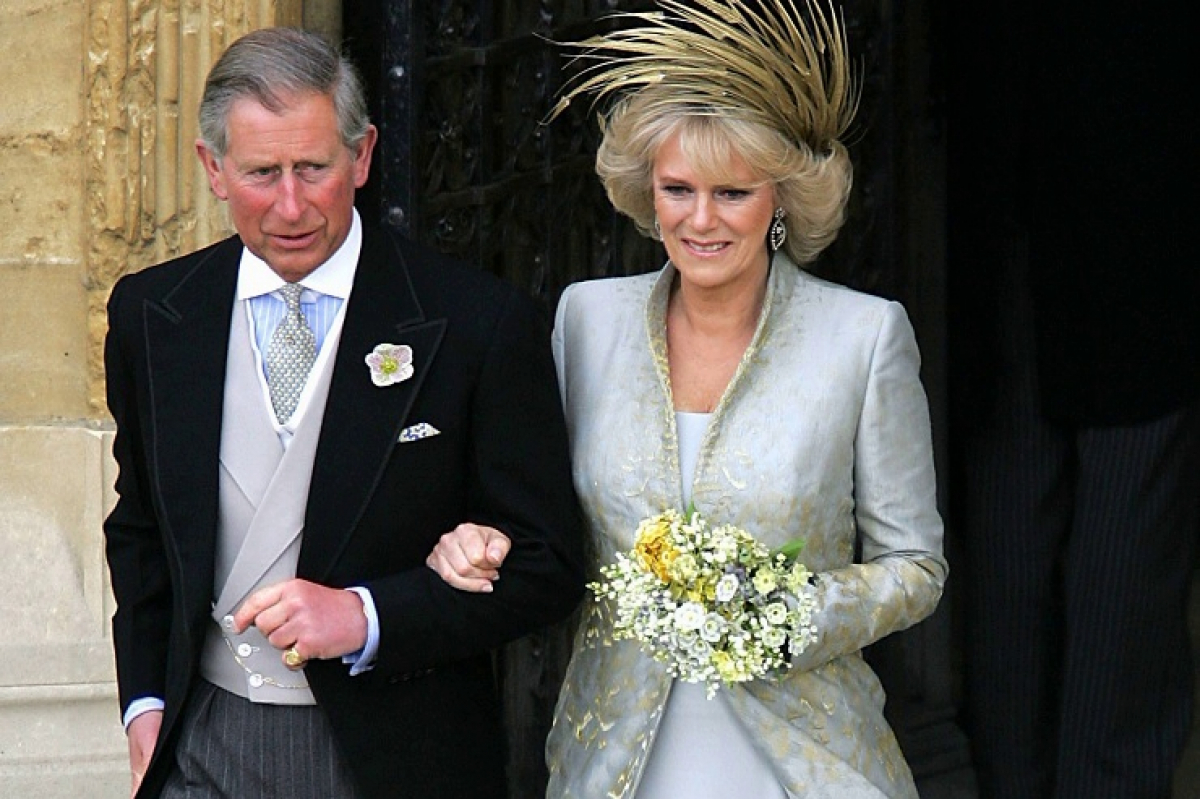 ​"О Чарльзе ни слова", - жена зараженного коронавирусом принца Великобритании  рассказала о насилии
