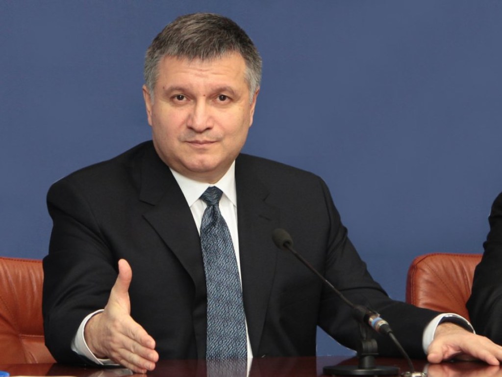 СМИ рассказали о крупном конфликте Авакова с Офисом президента Зеленского