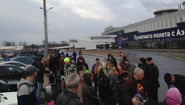 В Пулково "Когалымавиа" экстренно эвакуирует пассажиров, летевших в Шарм-эль-Шейх 