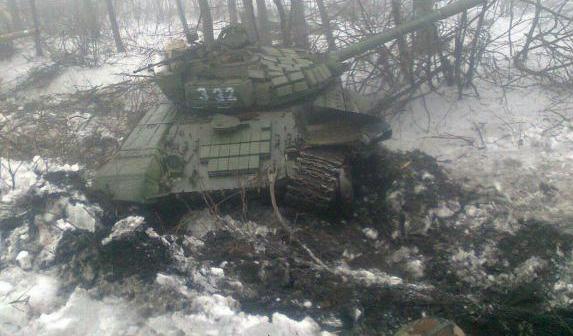 Боевикам "ДНР" перестали доверять даже разбитые танки: российские кураторы приказали ремонтировать технику только в РФ - "ИС"