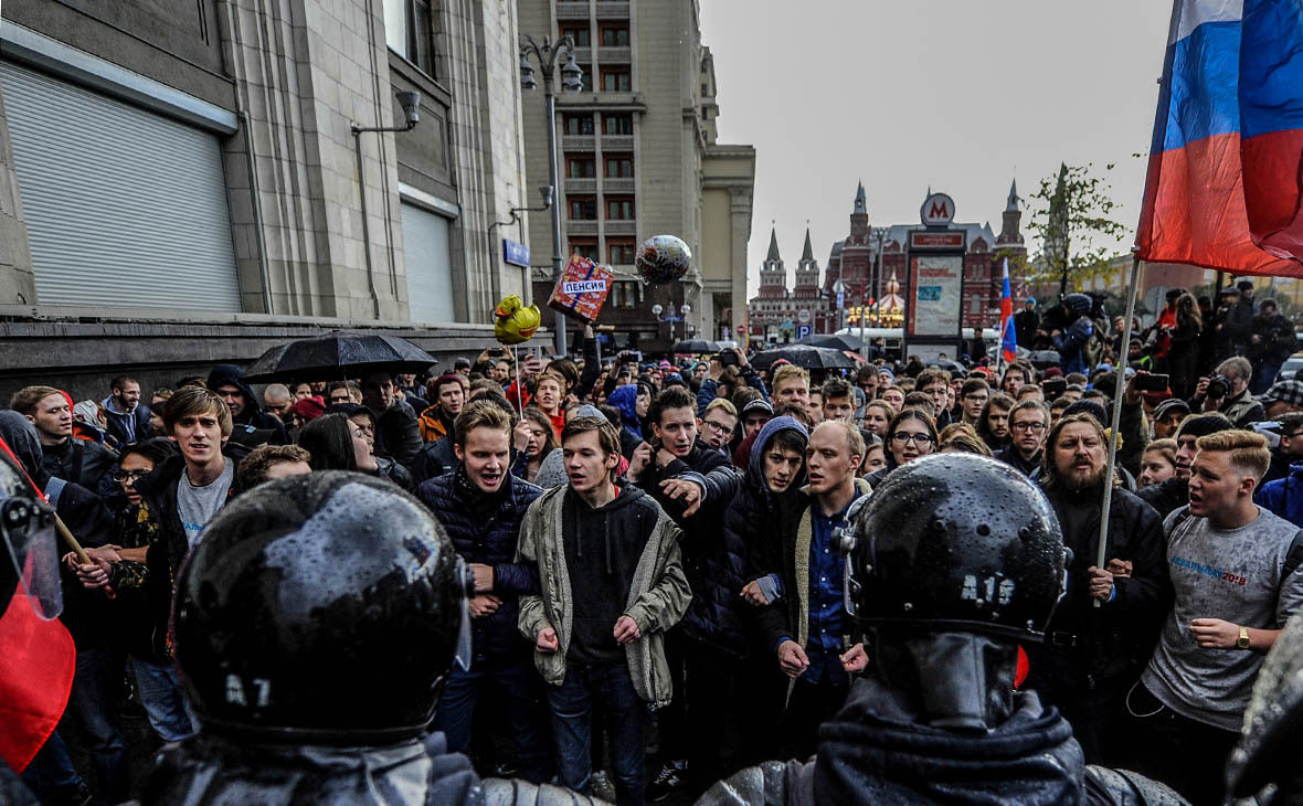 ​"Путинский консерватизм - красная тряпка для молодежи", - в Москве готовятся к революции, как в 1917-м