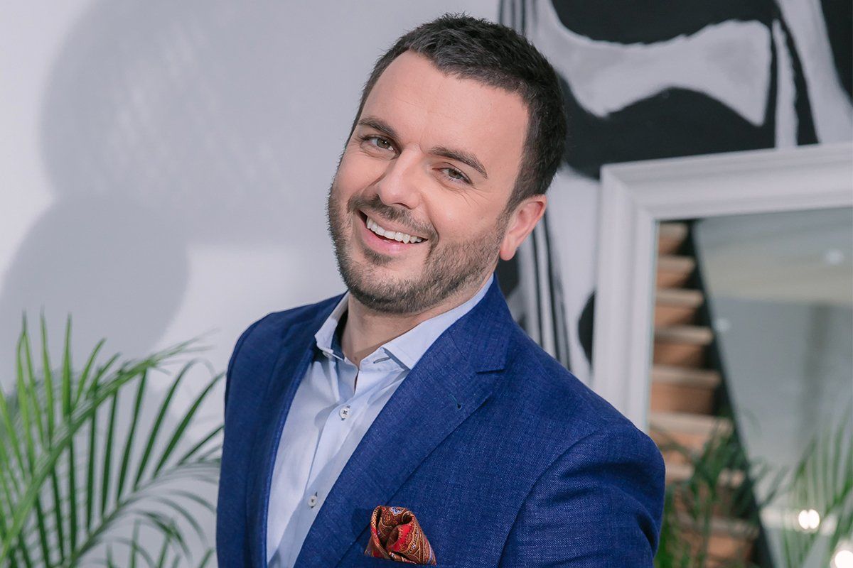"До мурашек", – Гриша Решетник освоил новую профессию, став "дирижером" многотысячного хора 