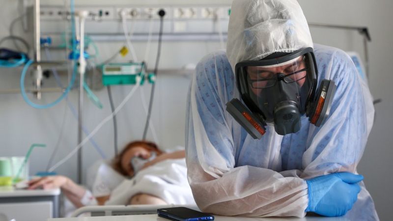 Россия вышла на 1-е место в мире по смертности от COVID-19: сколько человек умерло
