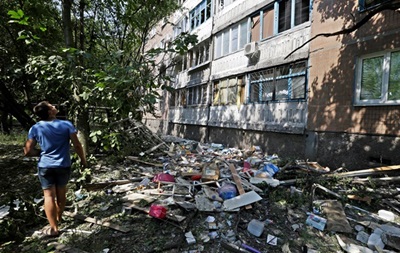 Горсовет Донецка: Звуки залпов и взрывов раздаются во всех районах города