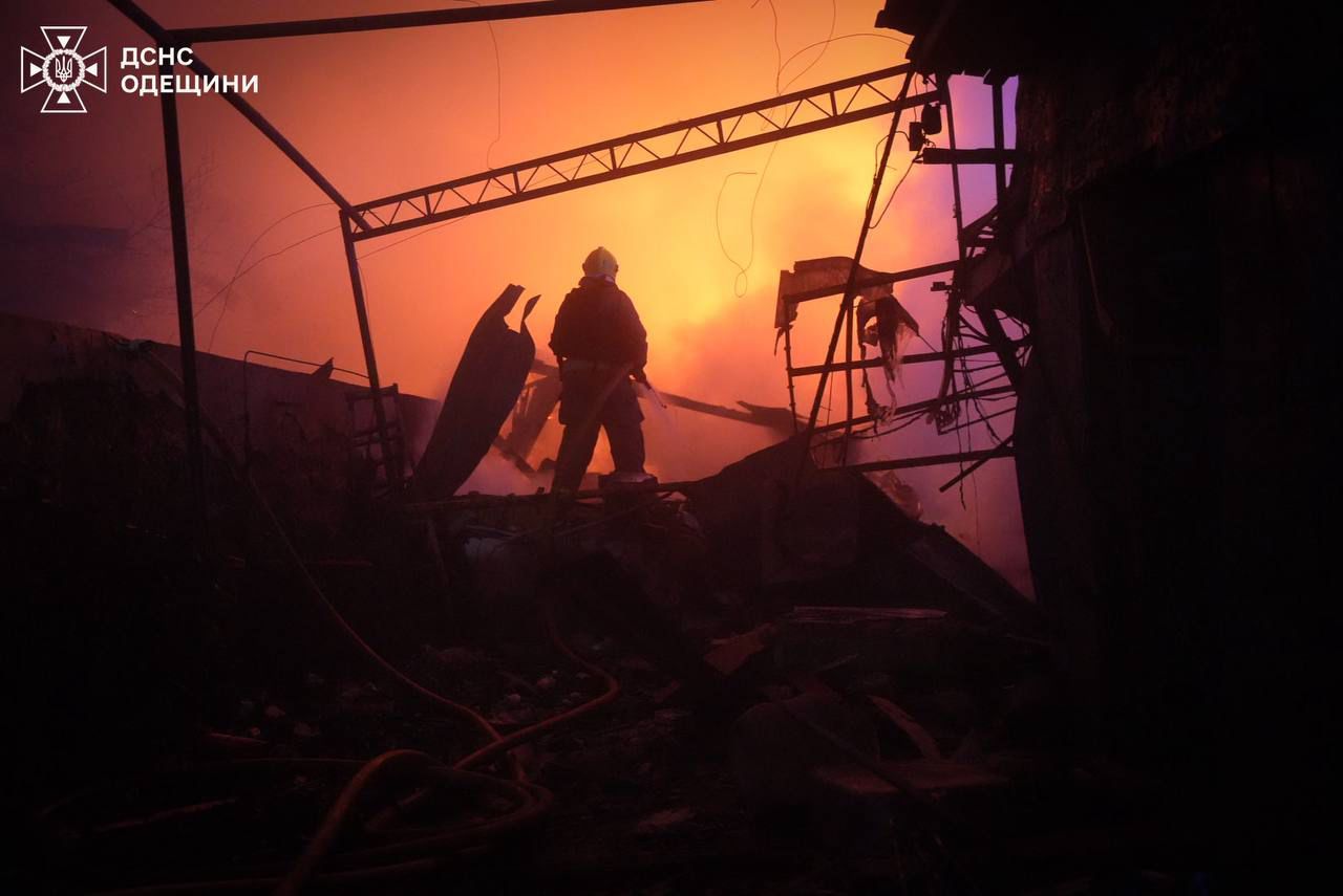 Последствия террора РФ по Киеву, Одессе, Запорожью и Кривому Рогу: есть погибшие, раненые, пожар в храме