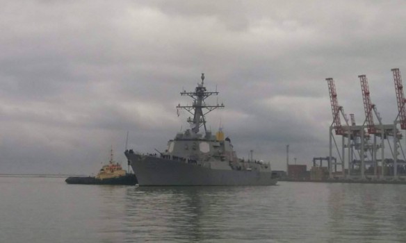 Военно-морские силы США уже на территории Украины: американский ракетный эсминец James Williams пришвартовался в Одессе - кадры