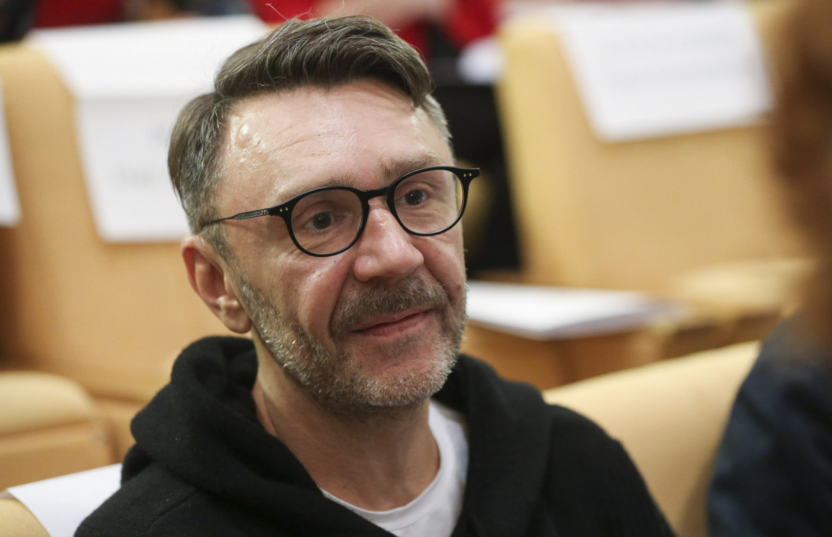 Рок-музыкант Сергей Шнуров задал Путину вопрос о матерных словах 