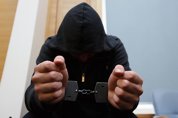 "Кто? Российский пропагандист? О, так ты - арестован!": во время инаугурации Трампа кремлевскому журналисту из RT надавали "пинков с тумаками" и бросили в отделение полиции