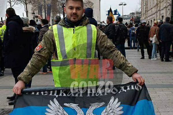 ​В Париже снова мелькает флаг "ДНР" - террорист "Пятнашек" засветился на протестах "желтых жилетов"