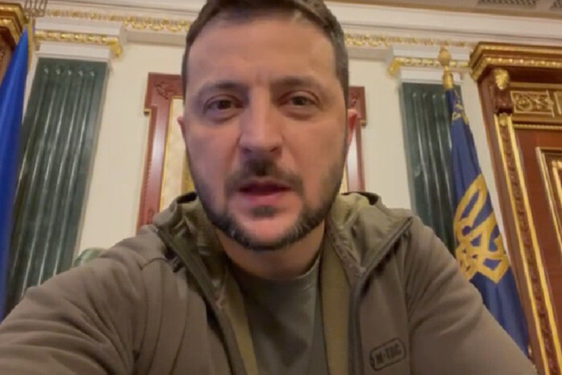 Адміністрації президента України слід змінити "стратегію оптимізму": FT про ситуацію всередині країни