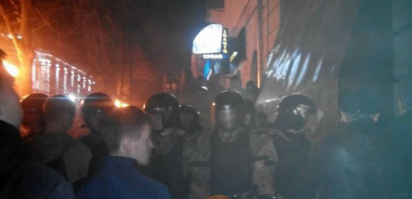 Массовые протесты в Полтаве закончились: три человека ранены, восемь - задержаны