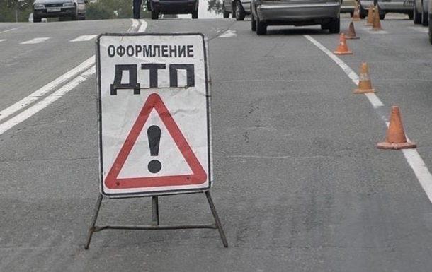 В Одесской области легковушка столкнулась с комбайном. Погибли 4 человека