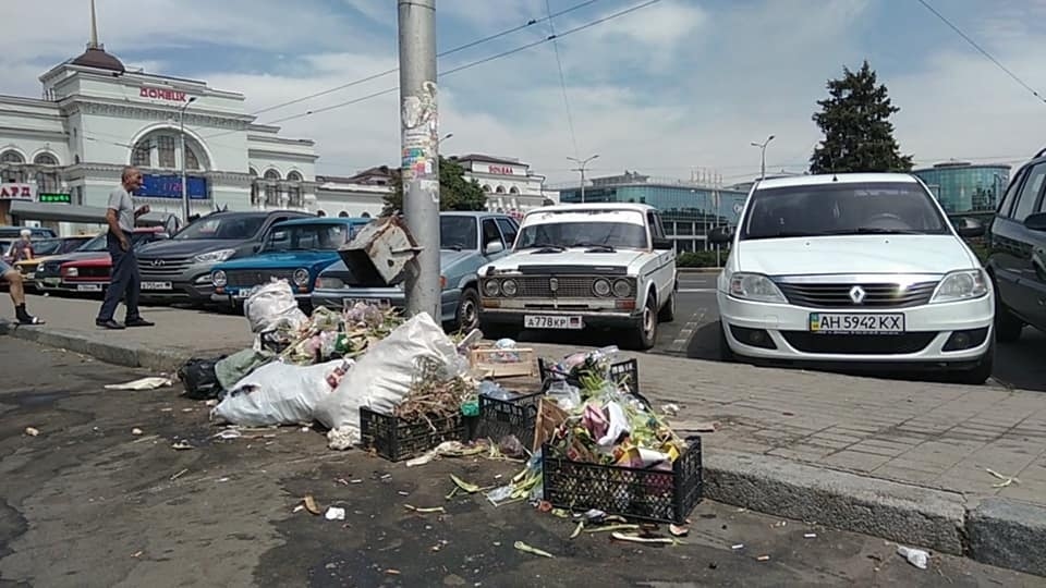 В Донецке показали, что произошло с рынком на ж/д вокзале: такое ждет все "ДНР" и "ЛНР" - фото