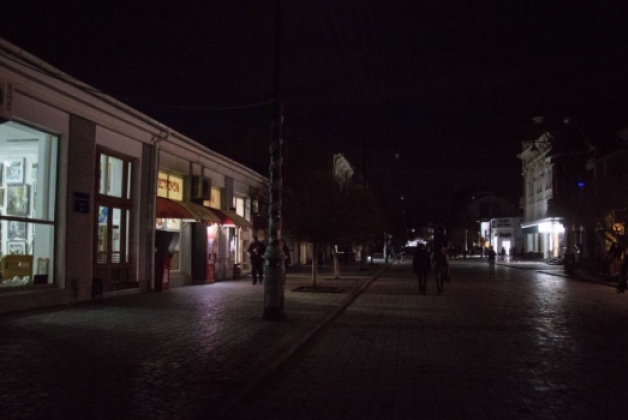 В Крыму дефицит электричества: Севастополь остался без уличного освещения 