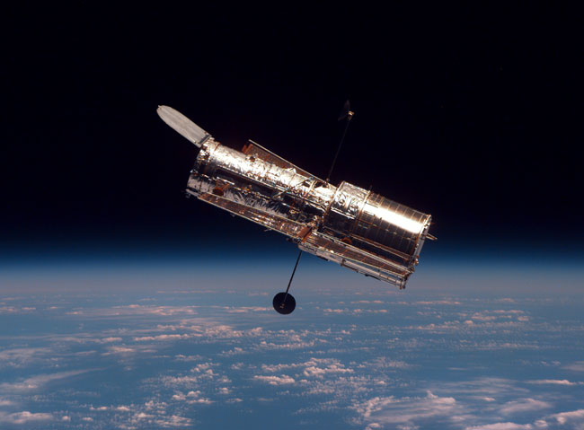 В НАСА сделали подборку избранных фото с телескопа Хаббл за последние 25 лет