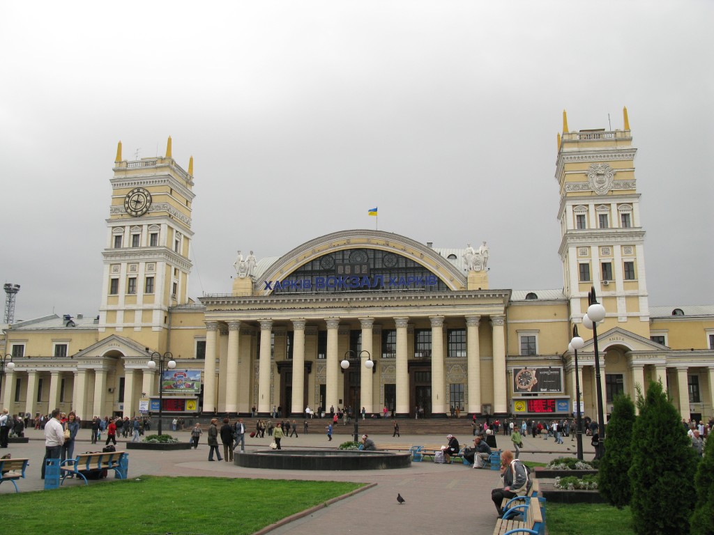 В Харькове очередной инцидент на вокзале - найдены ничейные сумки с гранатами, запалами и патронами