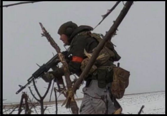 Украинский солдат сделал уникальное фото российского оккупанта перед тем, как выстрелить в него