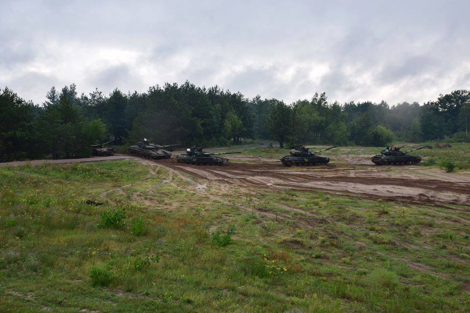 Наступление танков ВСУ: опубликовано видео мощного танкового прорыва сил ООС - кадры