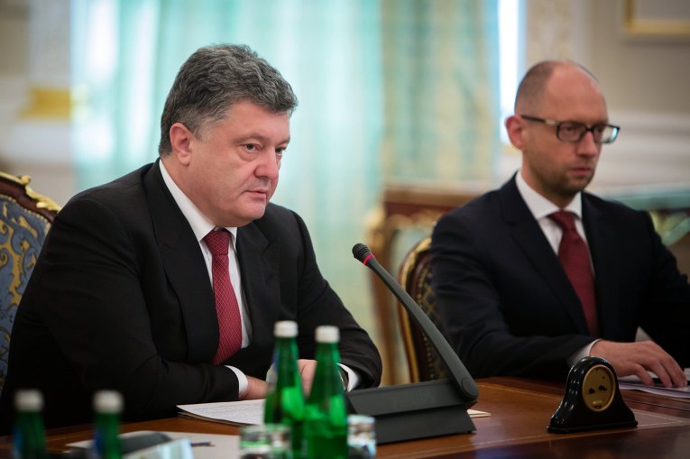 Порошенко собрал силовиков в генштабе для обсуждения ситуации в Украине