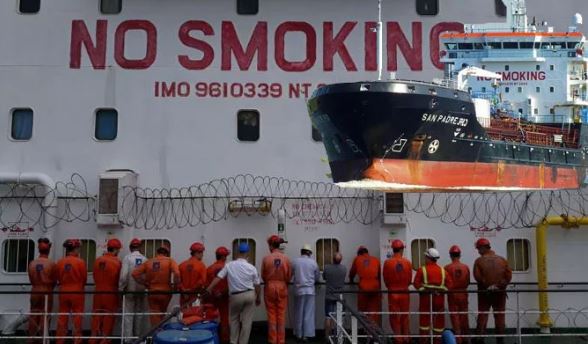 В Нигерии почти два месяца на причале стоит арестованное судно с 16 украинскими моряками – названа причина задержания 