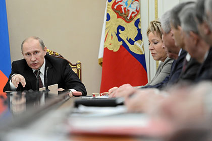 Путин обсудил с российскими силовиками обострение ситуации в Донбассе