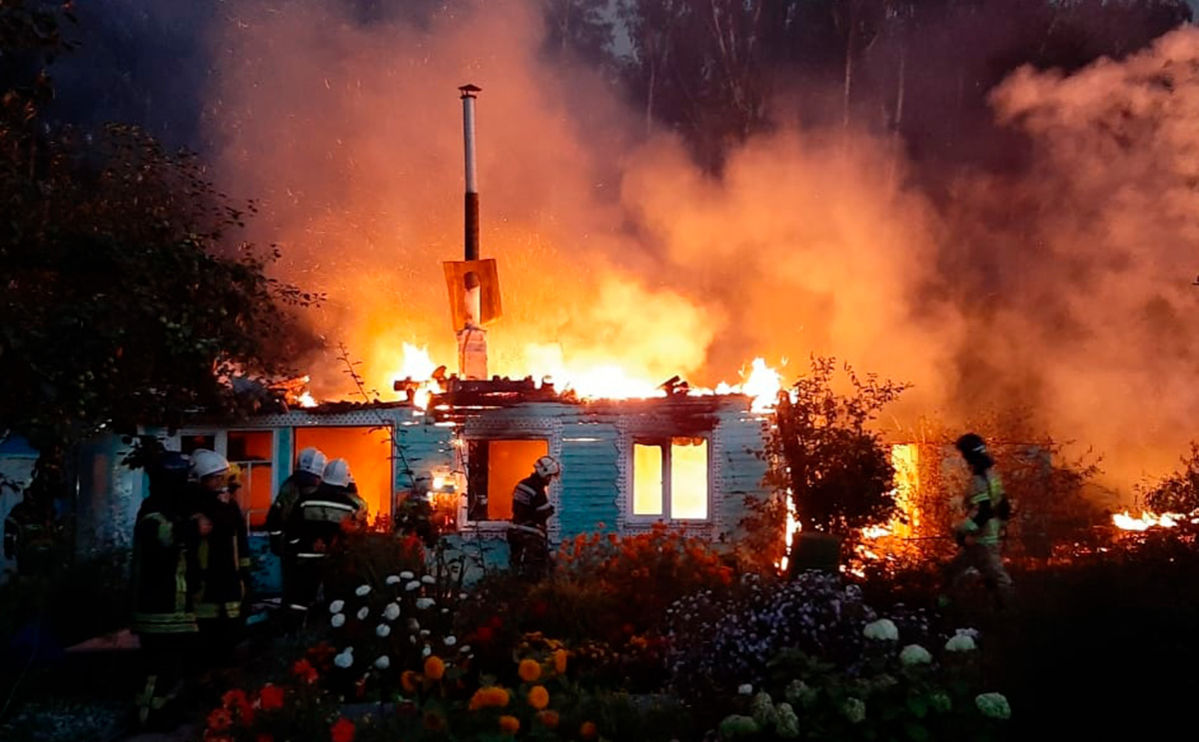 В России масштабная катастрофа: Урал в огне, уже сгорели более 120 домов, пожары продолжаются