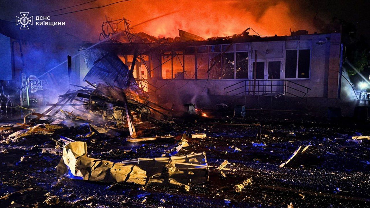 Зеленский обратился к миру после массированного удара РФ: "Нужны не пустые слова, а решительные действия"