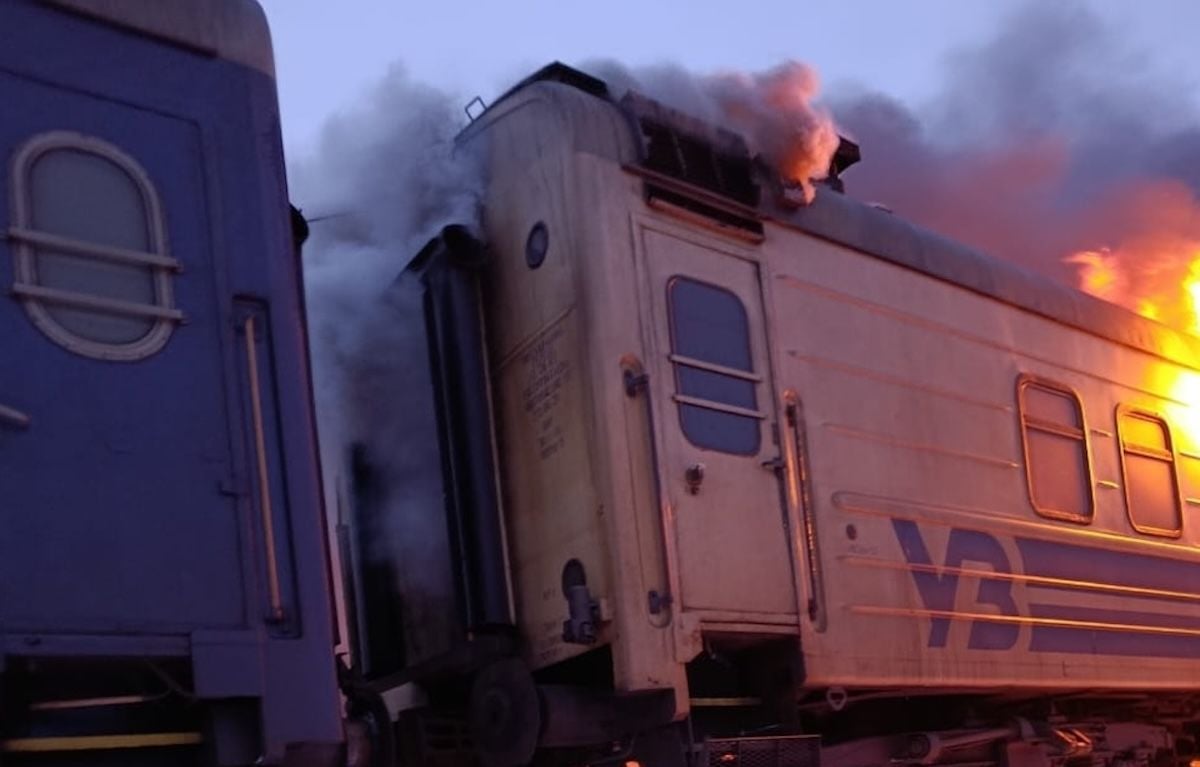 Армия РФ атаковала "Шахедами" поезд с людьми на Харьковщине: первые детали