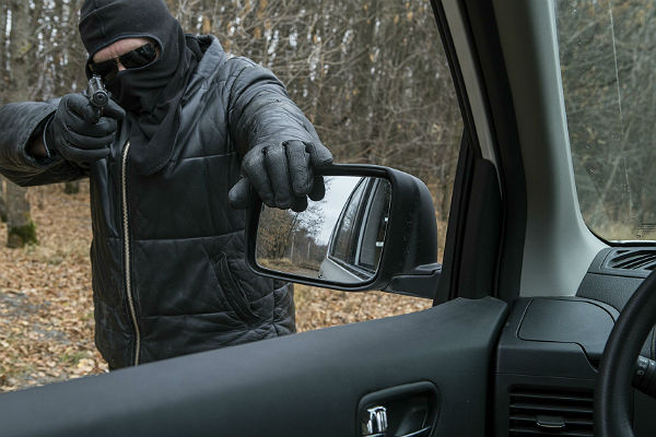 В Житомирской области неизвестные расстреляли авто, похитив 30 кг золота, - кадры