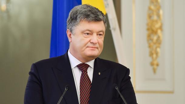 "Такой героизм и единство убеждают в несокрушимости духа и воли американцев": Порошенко написал Трампу письмо