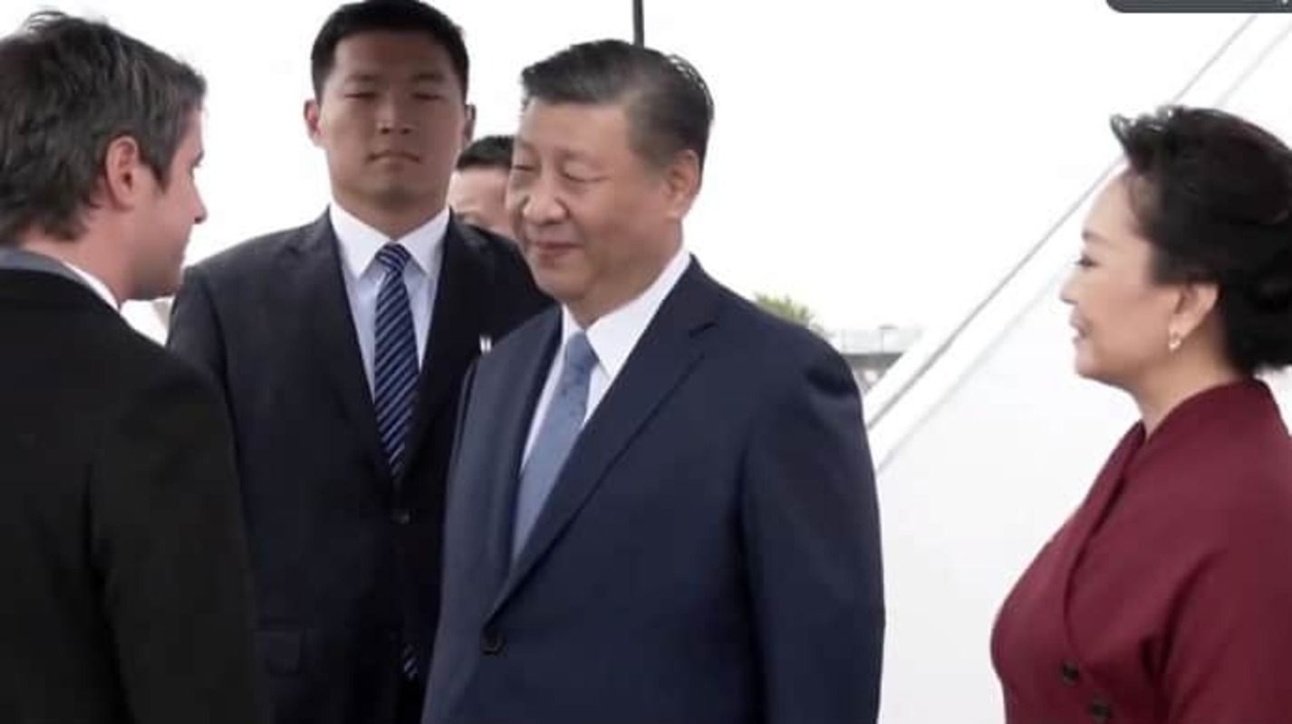 ​Си Цзиньпин прибыл во Францию: глава КНР сделал важное заявление по случаю визита