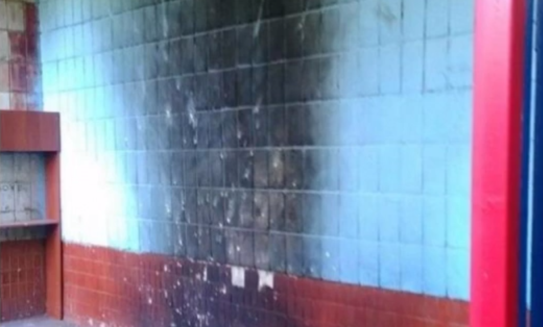 Неизвестный предмет взорвался возле офиса "Национального корпуса" в Киеве на Оболони (кадры)