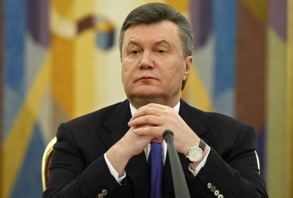 На пресс-конференции Янукович начал защищать Медведчука: беглый президент высказался о "твердой позиции" кума Путина