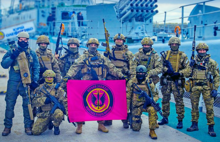 Порошенко и Гройсман поздравили украинских морских пехотинцев с профессиональным праздником - в Сети появились уникальные кадры
