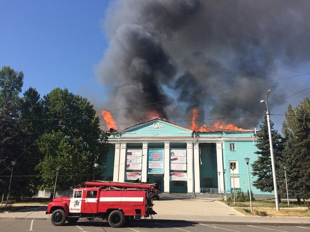 "Кино о "зверствах фашистов" сняли, но погибли мирные люди. Четверо живьем сгорели в машине"  - дончане рассказали о циничных методах работы российских СМИ 