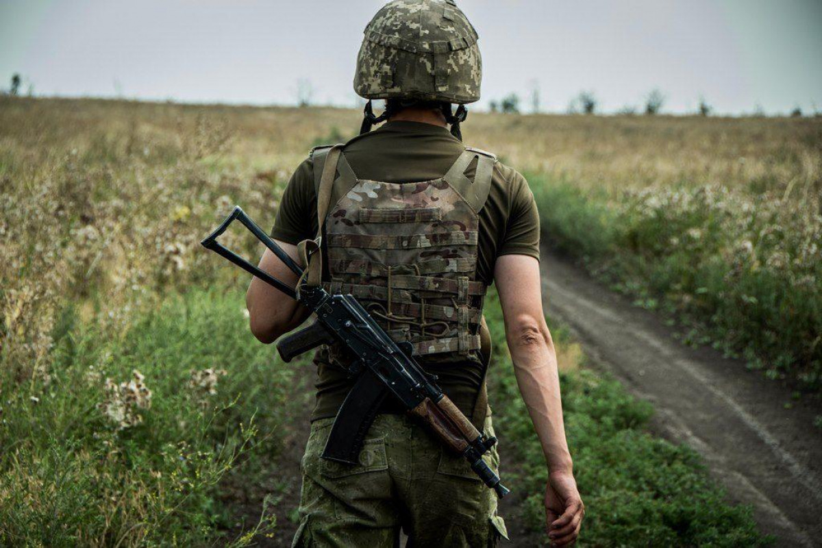 ​Двое военных подорвались на мине ПМН-2 на Донбассе - в штабе раскрыли подробности